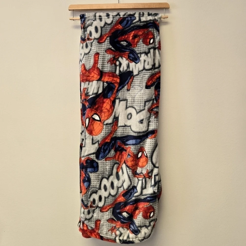 Marvel Spider-Man Bam Pow Cloud Throw Blanket